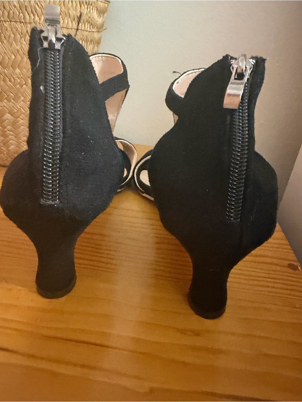 Women's Black T-Strap Open Toe Heels - Picture 3 of 5